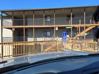 Swan's Woodland Getaway Condo - Reeds Spring - 7