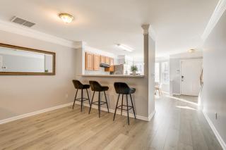 8 Mi to Downtown Atlanta Townhome! - 4