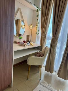 Chic Staycation with Balcony,few step in venice mall - Manila - 2