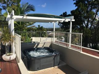 Oasis Rooftop Spa Apartment - Noosa Heads - 9