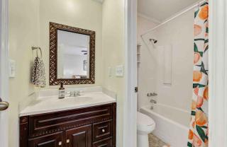 The Dolly Apartment pet friendly 2 bed 2 bath with seasonal pool access - Charleston - 9