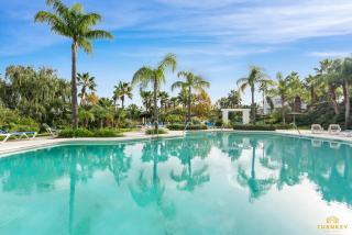 Luxury Apartment with Free Alcazaba Lagoon Access - Estepona - 3