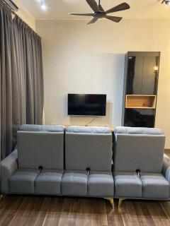 Studio B-L10-37 - 3