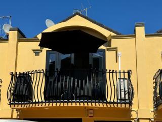 Downtown Mt Beach Apartment - 9