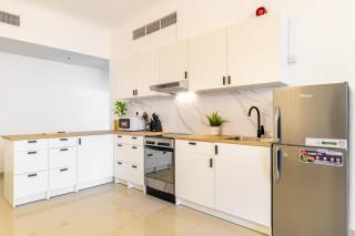 Luxury Condo with Full Marina view near beach - 4