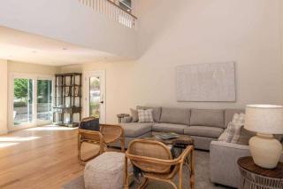 Luxurious 5BR Retreat Steps from the Waterfront - Edgartown - 5