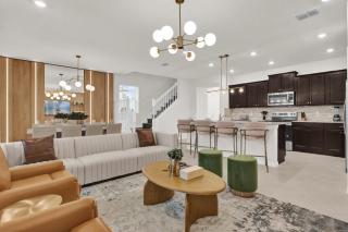 Modern 5BR Home with Pool - Orlando - 9