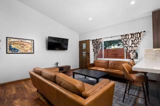 Newly Constructed House in La Mesa - La Mesa - 9