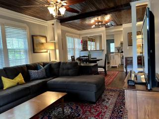 The Grayson Heart of Park Circle with huge yard - Charleston - 8