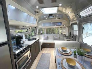 Cozy & Fun Airstream Camper Near Downtown & Beach - 8