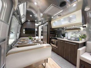 Cozy & Fun Airstream Camper Near Downtown & Beach - Savannah - 4