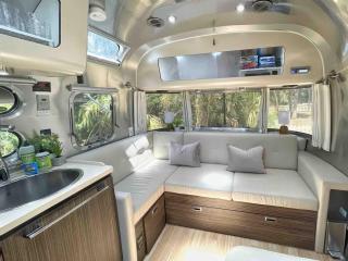 Cozy & Fun Airstream Camper Near Downtown & Beach - Savannah - 2