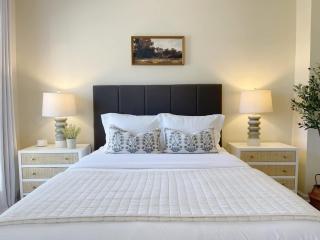 Large Home Sleeps 10 Beach & Downtown Dog Heaven - Savannah - 4
