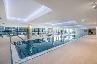 Modern 2-Bed Apartment with Premium Amenities - Phillip - 3