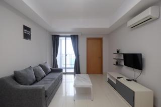 Spacious Minimalist Style 1BR Apartment The Mansion Kemayoran By Travelio - 1