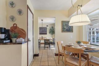 Family & dog-friendly house w pool & entertainment galore! Halfway to Downtown Savannah and Tybee Beach - Savannah - 6