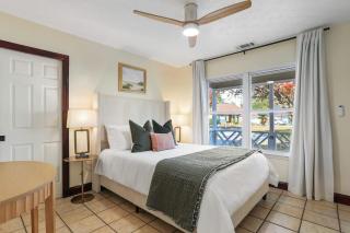 Family & dog-friendly house w pool & entertainment galore! Halfway to Downtown Savannah and Tybee Beach - Savannah - 2