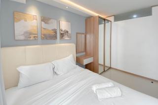 Comfort Living 2BR Kebagusan City Apartment By Travelio - 5
