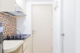 Good and Warm Studio at 19 Avenue Apartment By Travelio - 4