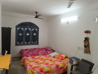 Chintamani Siddhi Chakra Apartment, Bed Spaces for Cold play - Ahmedabad - 5