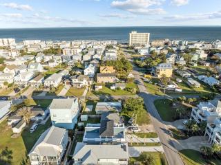 5 min walk to Beach Roof Patio Office Garage BBQ - Carolina Beach - 2