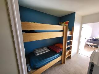 Studio neuf proche plage et commerces, balcon vue mer - FR-1-92-945 - 2