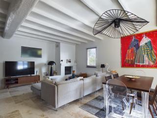 Maison Méditerranéenne avec Piscine Proche Village - FR-1-599-117 - Fontvieille - 1