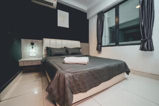 1 Tebrau Luxury Family Karaoke Chill Room 2BR by Our Stay - Johor Bahru - 1