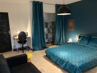 Chambre dans anciennes écuries - 1