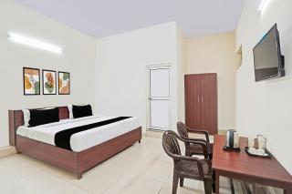 Hotel O Golden Sky - Noida - 0