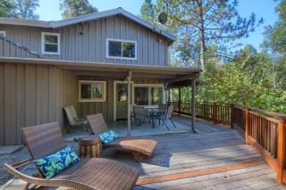 Tranquility House-Riverfront-Fireplace-Sleeps six - Oakhurst - 9