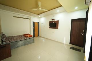 Hotel Pawar Palace And Restaurant - Kelwa - 3