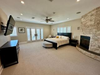 Luxurious Family-Friendly Getaway - San Diego - 2