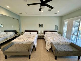 Luxurious Family-Friendly Getaway - San Diego - 5