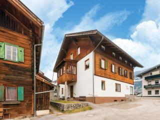 large holiday home right in the center - Fügen - 9