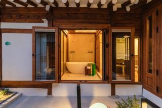 Mossy Grove - Seoul - 9