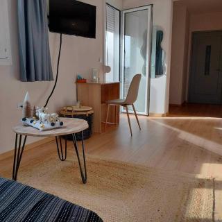 Gargaretta Suites Wildflower 4 - 7