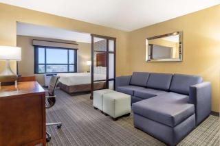 Comfort Inn & Suites Logan International Airport - 2