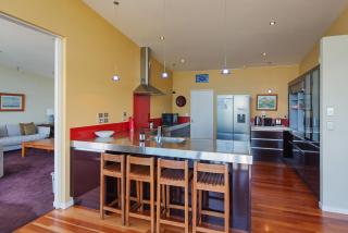 Pohutukawa House - Richmond - 2