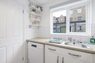 Charming 2-bedroom, 1-Bathroom Apartment in Transom Square - Londra - 5