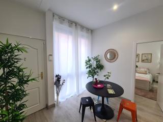 4 Dormitorios - 3 Baños - 8Pax - Línea 5 de Metro - Madrid - 9
