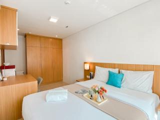 Good Deal and Scenic 1BR Apartment at Woodland Park Residence By Travelio - 9