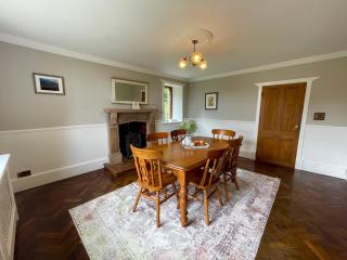 Idyllic Historical Country Retreat in Elkstone - Pass the Keys - 1