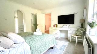 May Gardens - Elstree - 9