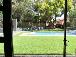 Afrique134 Willow Tree Private Garden Suite - 3