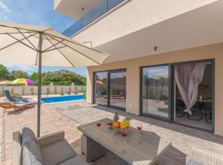 Villa Sunset with Outdoor Pool - 9