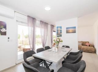 Villa Sunrise with Outdoor Pool - Šibenik - 6