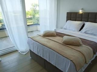 Villa Sunrise with Outdoor Pool - 4