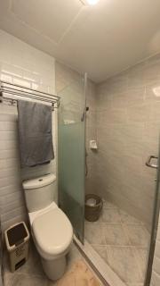 OVERTIME STAYCATION - Nearest to Airport with FREE POOL & GYM ACCESS - 5