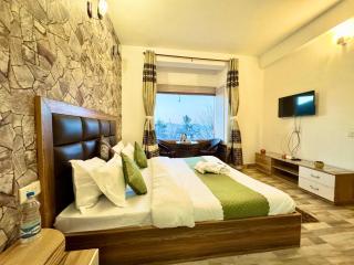 The Dream Mansion Kufri I Party & Music I Sky Bonfire I Group of Exotic Stays - 5